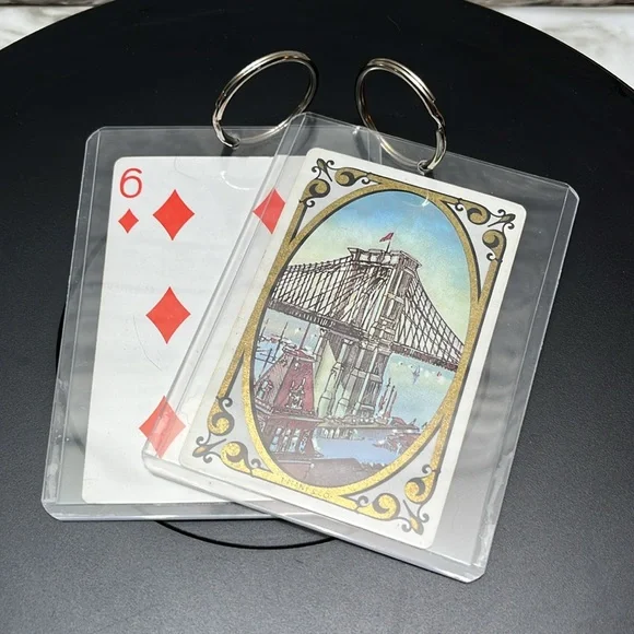TIFFANY & CO.VINTAGE PLAYING CARD KEYCHAIN/ BAG CHARM.♦️SUIT BROOKLYN BRIDGE - Picture 5 of 8